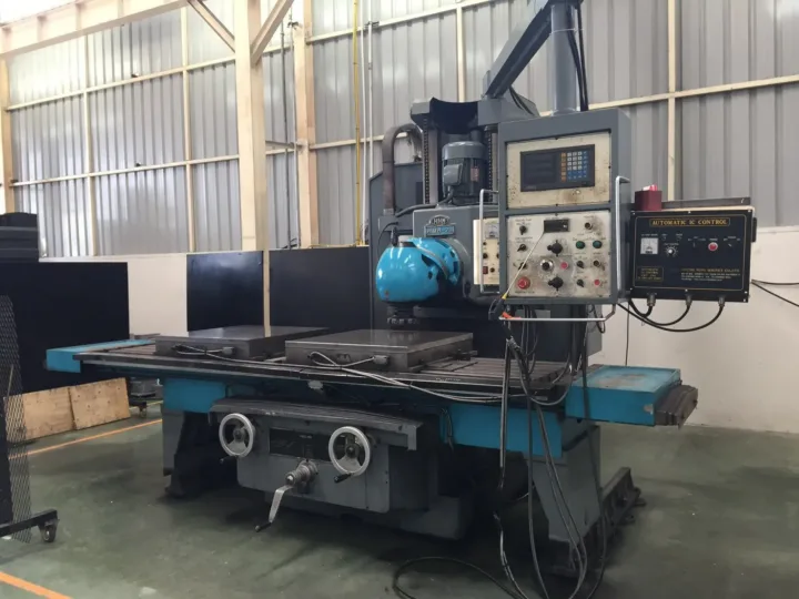 Milling and grinding machines at the OKSAN factory
