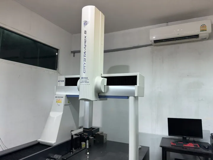 CMM coordinate measuring machine in the inspection room