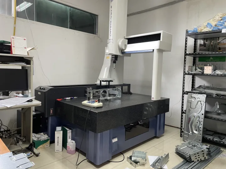 Quality inspection room with a coordinate measuring machine